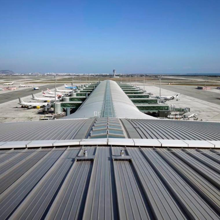 Cubierta central de la T1 del Aeropuerto de Barcelona El Prat