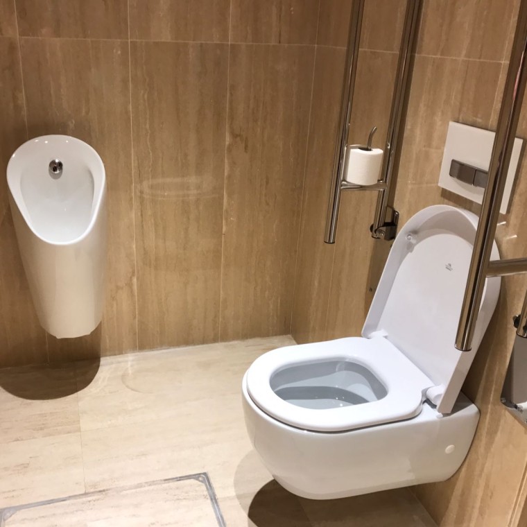 Gran Hotel Miramar, baños comunes (© Estudio Seguí) Gran Hotel Miramar, baños comunes (© Estudio Seguí)