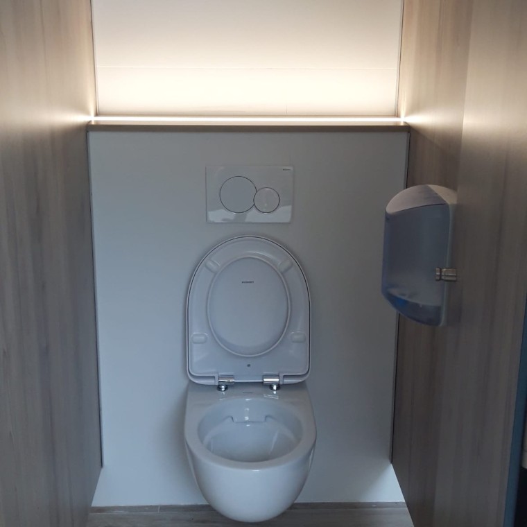 Interior de uno de los baños del camping King's Interior de uno de los baños del camping King's