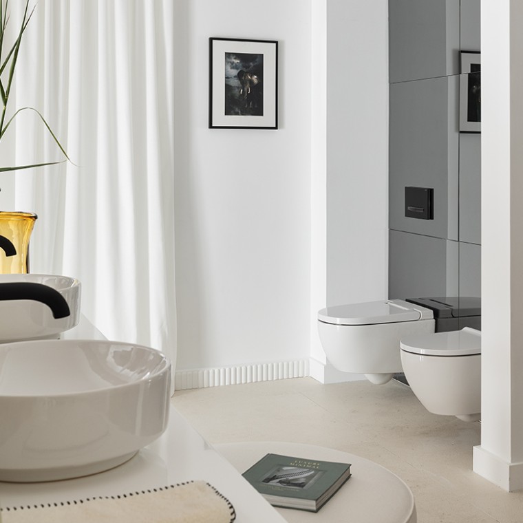 Inodoros AquaClean Alba y Acanto (©Nacho Uribesalazar: Casa Decor 2024 Geberit-Miguel Muñoz)