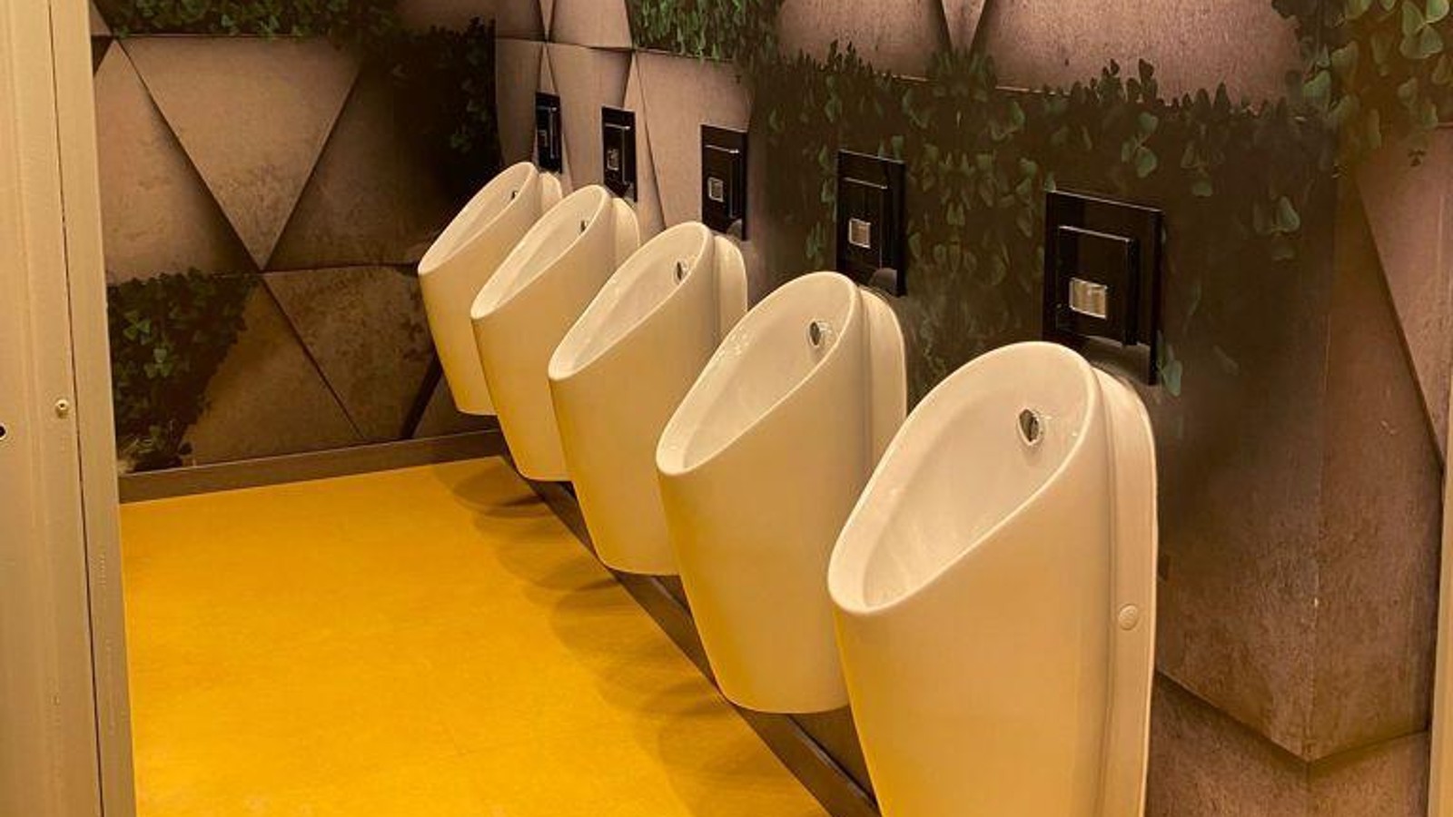 Baños Geberit en el Espazio Tattoo Baños Geberit en el Espazio Tattoo