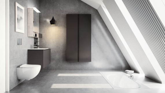 Baño Geberit Acanto en una habitación con inclinación del tejado Baño Geberit Acanto en una habitación con inclinación del tejado