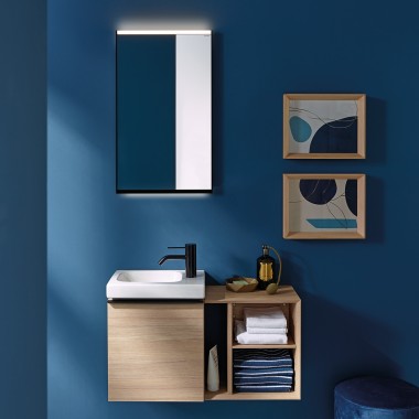Pequeño lavamanos Geberit iCon en un baño pequeño Pequeño lavamanos Geberit iCon en un baño pequeño
