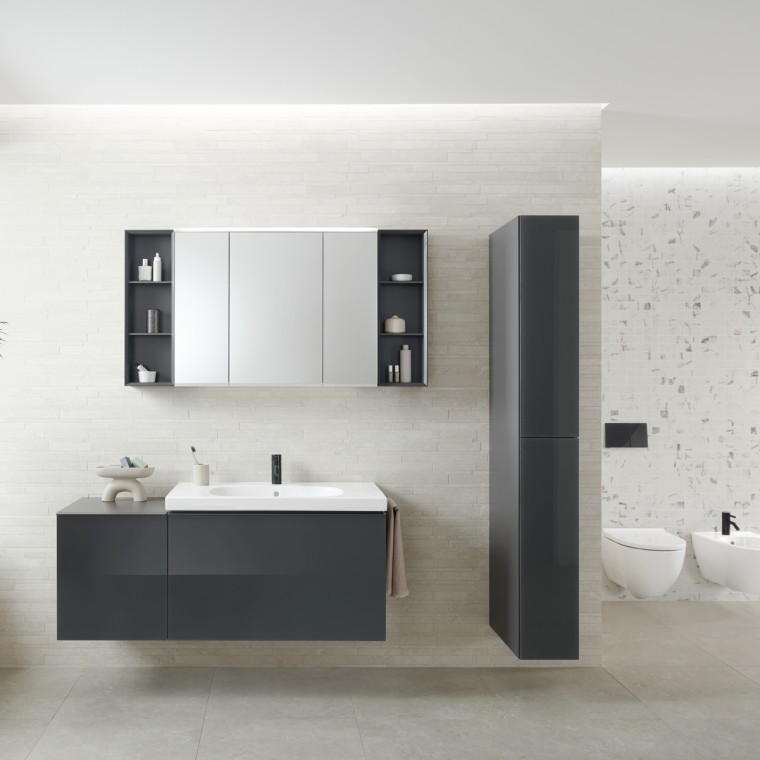 Cuarto de baño Geberit Acanto con lavabo, muebles, inodoro y bidé Cuarto de baño Geberit Acanto con lavabo, muebles, inodoro y bidé
