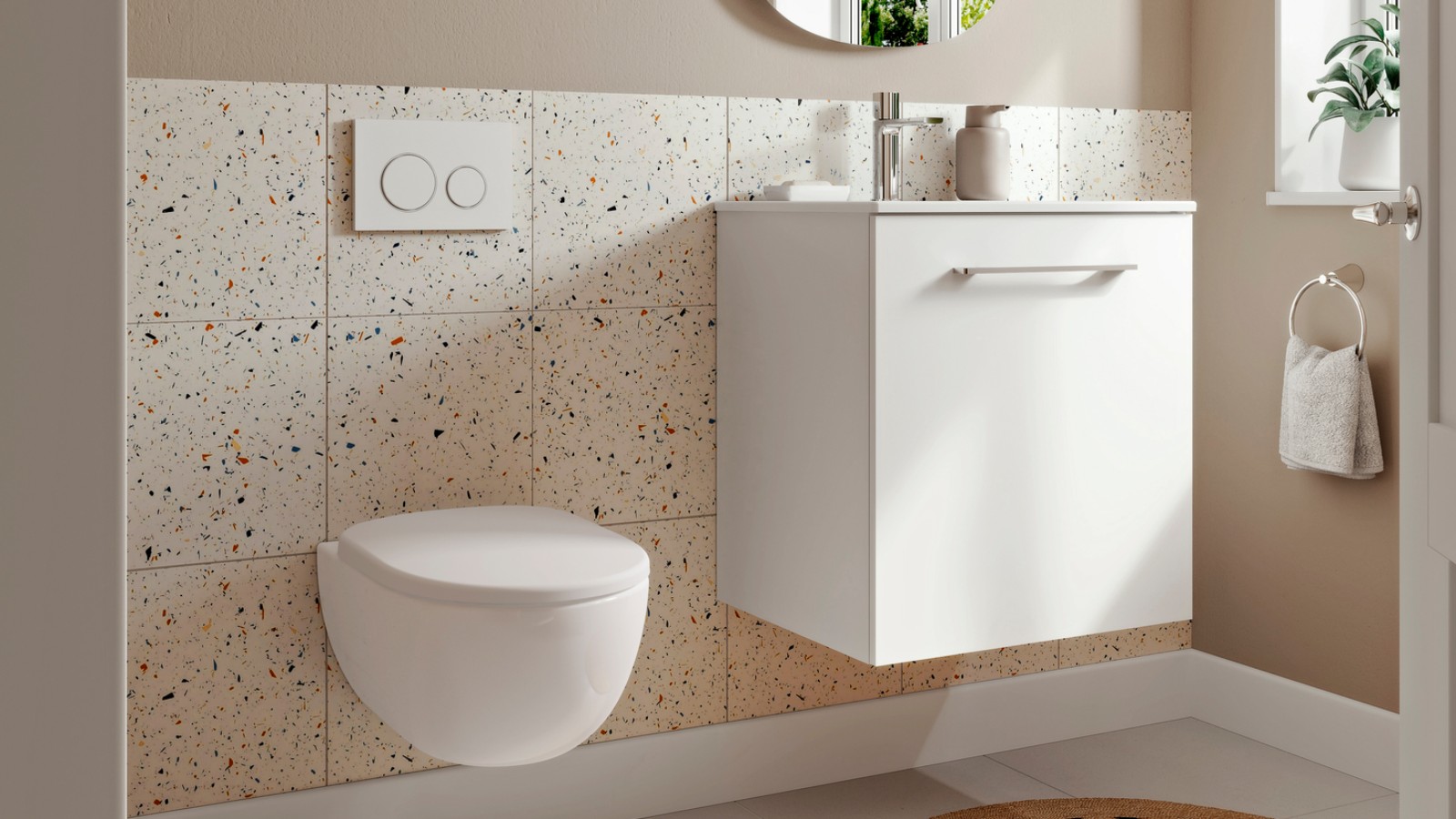 Baño pequeño Geberit Selnova con inodoro y lavabo con mueble bajo suspendidos Baño pequeño Geberit Selnova con inodoro y lavabo con mueble bajo suspendidos