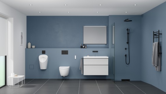 Baño con urinario, inodoro, lavabo y ducha Baño con urinario, inodoro, lavabo y ducha