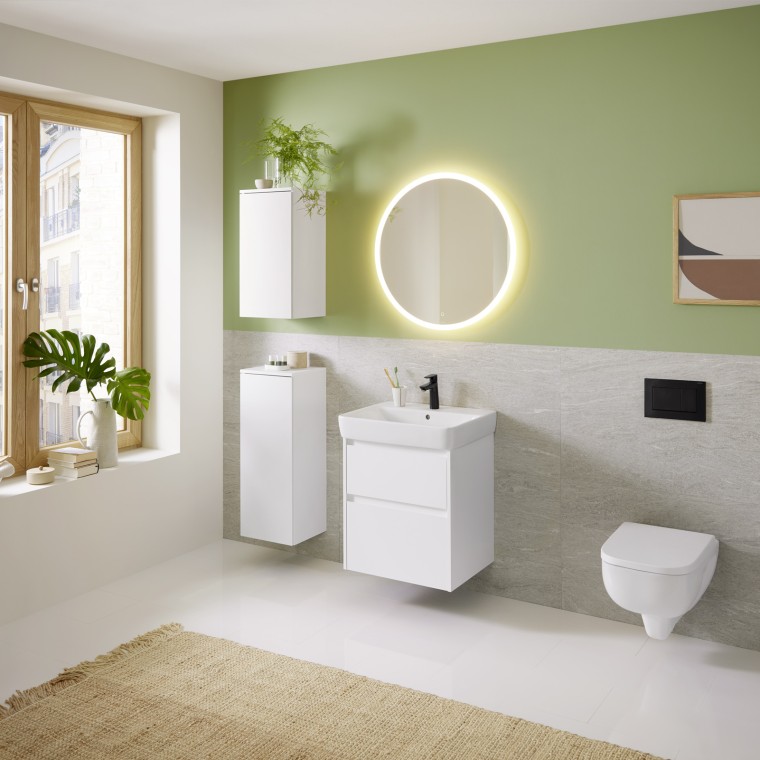 Baño equipado con productos de la serie de baño Geberit Selnova