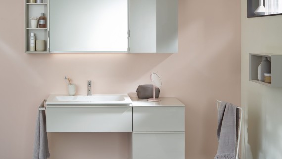 Mueble de baño Geberit iCon con armario lateral y estantería Mueble de baño Geberit iCon con armario lateral y estantería