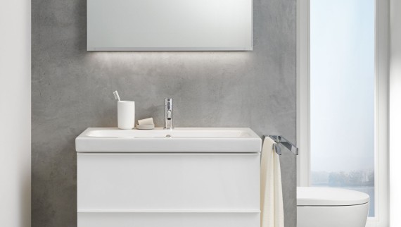 Baño Geberit iCon con lavabo y espejo