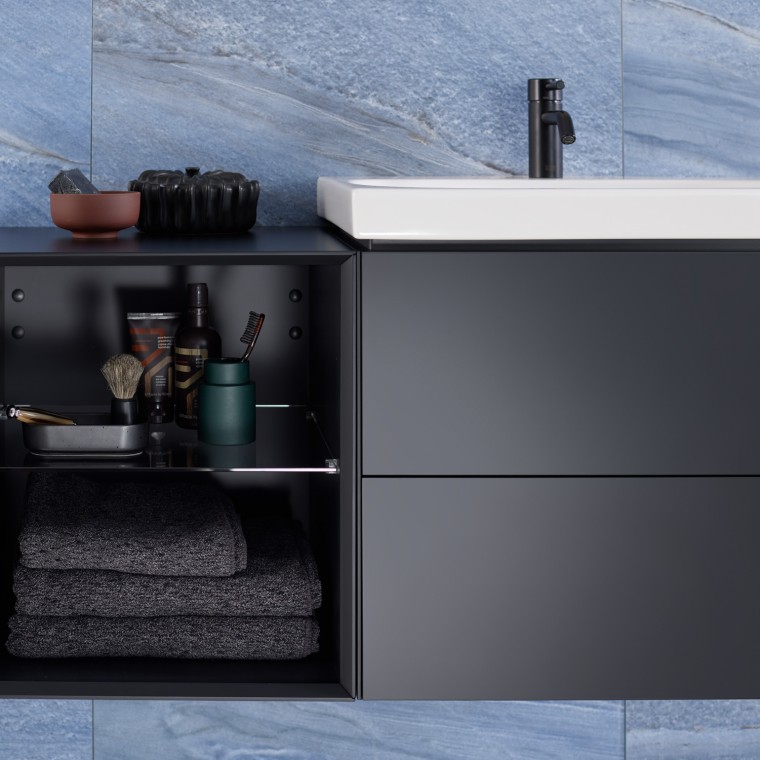 Mueble bajo para lavabo Geberit ONE con módulo lateral abierto Mueble bajo para lavabo Geberit ONE con módulo lateral abierto