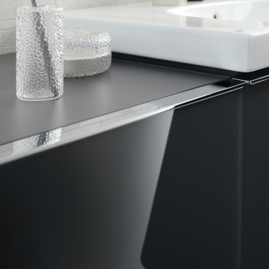 Mueble bajo Acanto con tirador cromado brillante Mueble bajo Acanto con tirador cromado brillante