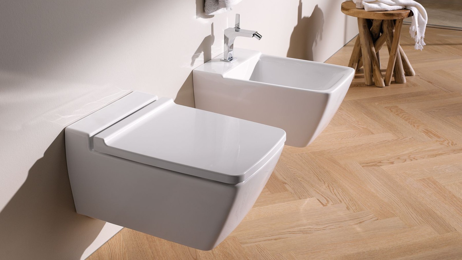 Serie de baño Geberit Xeno² con inodoro y bidé sin rebosadero, con desagüe con sistema Geberit Clou incluido Serie de baño Geberit Xeno² con inodoro y bidé sin rebosadero, con desagüe con sistema Geberit Clou incluido
