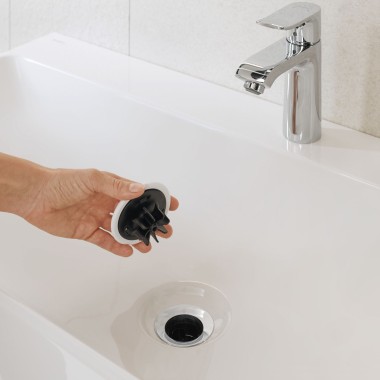 Lavabo Geberit ONE con filtro anticabello Lavabo Geberit ONE con filtro anticabello