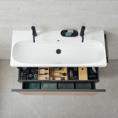 Mueble bajo Geberit iCon con sistema de organización Mueble bajo Geberit iCon con sistema de organización