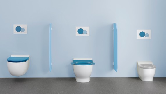 Inodoros de la serie de baño Geberit Bambini con tapas de inodoro y pulsadores de colores Inodoros de la serie de baño Geberit Bambini con tapas de inodoro y pulsadores de colores