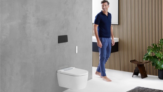 Inodoro bidé AquaClean Sela en un baño Geberit Inodoro bidé AquaClean Sela en un baño Geberit