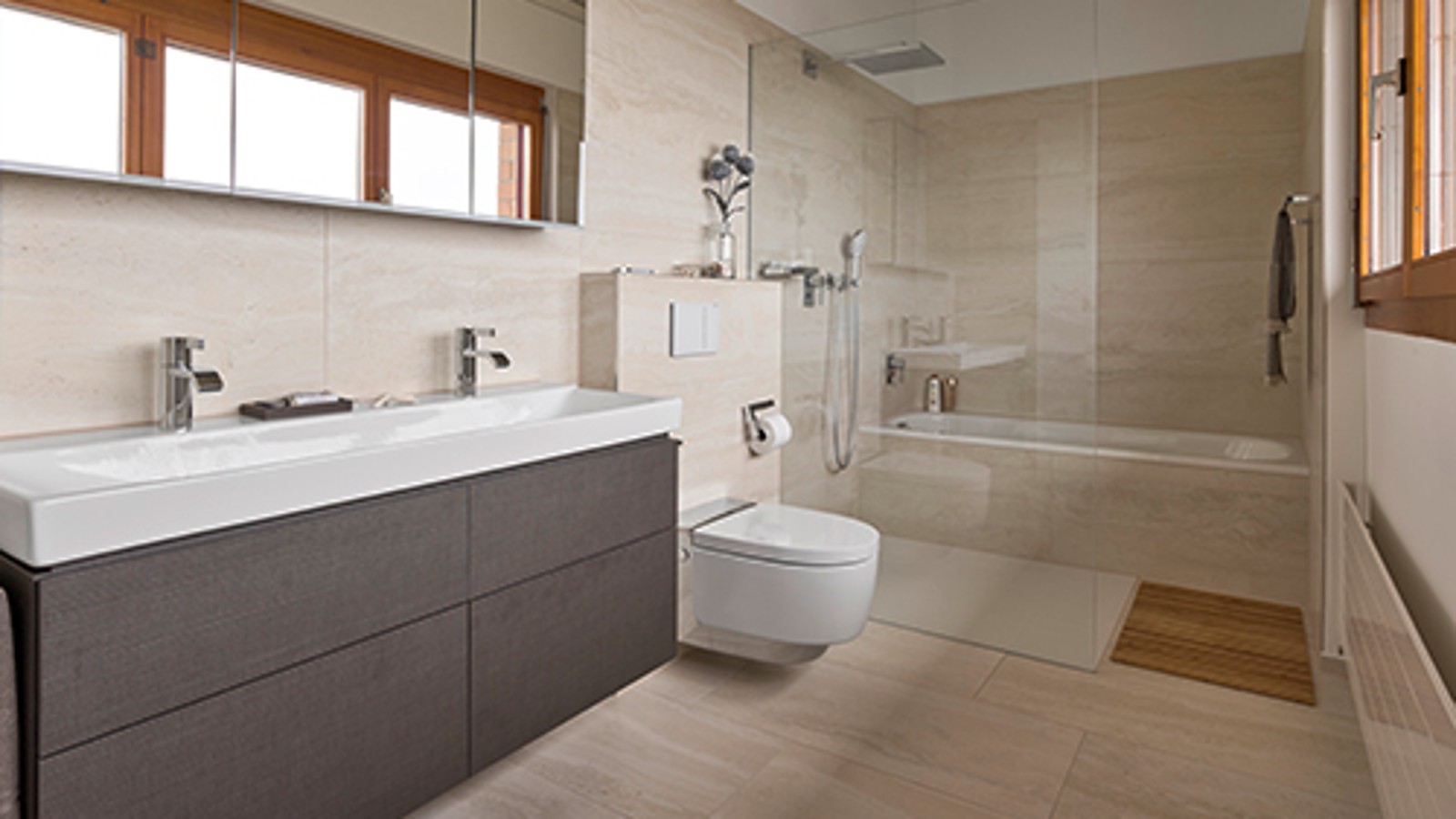 Baño con inodoro bidé Geberit AquaClean después de la reforma