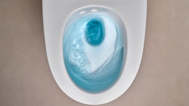 Inodoro sin reborde Geberit AquaClean Mera con tecnología TurboFlush