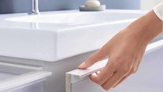 Mueble de baño con mecanismo soft-closing Mueble de baño con mecanismo soft-closing