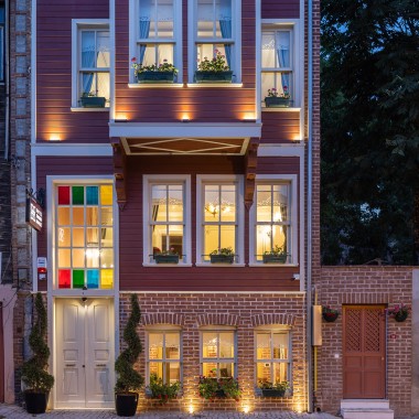 La casa está construida con una estructura tradicional de madera. Tanto en el exterior como en el interior se utilizaron materiales locales y tradicionales (© Hotel Turkish House) La casa está construida con una estructura tradicional de madera. Tanto en el exterior como en el interior se utilizaron materiales locales y tradicionales (© Hotel Turkish House)