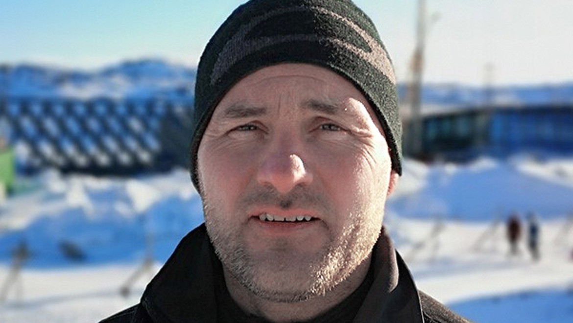 Jesper Bredahl, copropietario de la empresa de fontanería y electricidad VVS og El Firmaet A/S en Ilulissat (© Adam Mørk) Jesper Bredahl, copropietario de la empresa de fontanería y electricidad VVS og El Firmaet A/S en Ilulissat (© Adam Mørk)