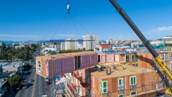 Los proyectos de construcción prefabricados crean espacios habitables asequibles en los centros urbanos (© Geberit) Los proyectos de construcción prefabricados crean espacios habitables asequibles en los centros urbanos (© Geberit)