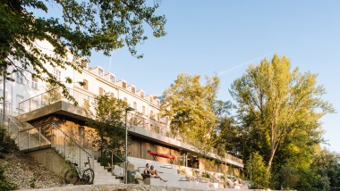 Vista exterior del nuevo centro de deportes acuáticos de Graz (© Christian Repnik)