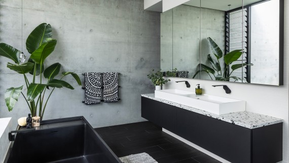 Lugar favorito: el baño. “Después de un día ocupado, no hay nada mejor que sumergirse en la bañera.” (© Alyne Media) Lugar favorito: el baño. “Después de un día ocupado, no hay nada mejor que sumergirse en la bañera.” (© Alyne Media)