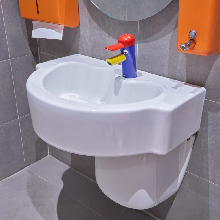 Se instalaron productos de la serie Geberit Bambini para los niños (© Oğuzhan Kasar)