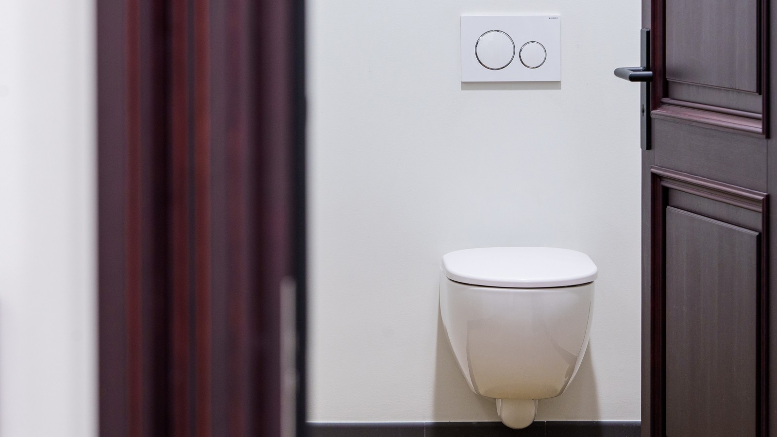 Los arquitectos prestaron especial atención a los baños (© Jānis Salmanis)