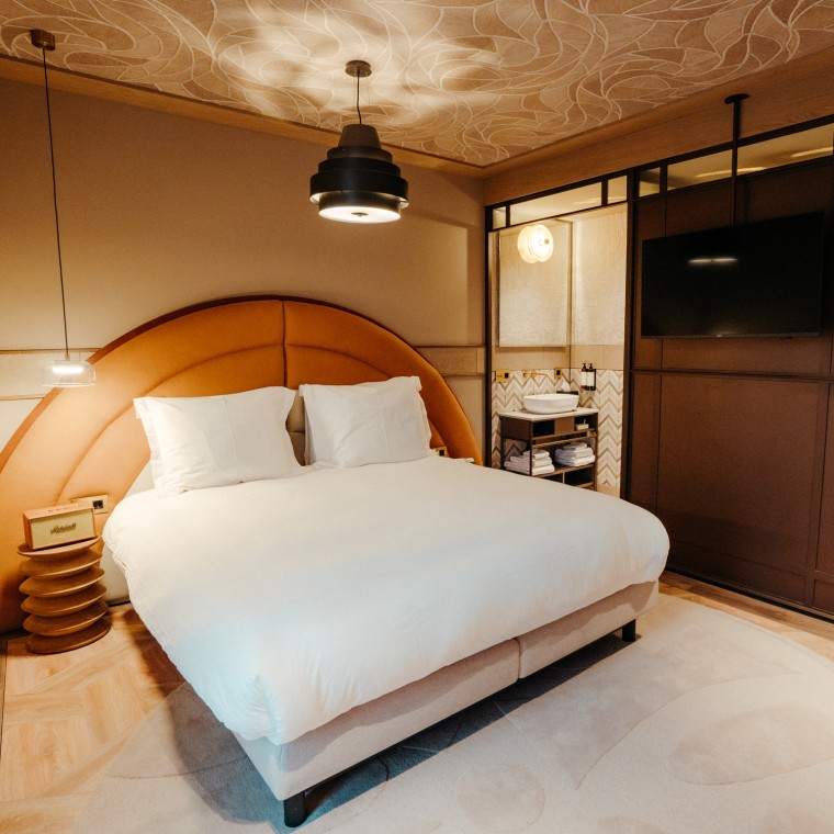 36 elegantes habitaciones de hotel con estilo Mid Century Modern (© Nina Slagmolen)