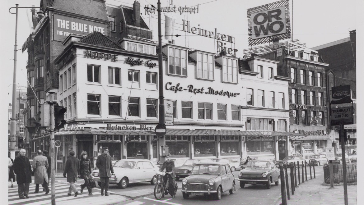 El edificio en 1972 (© Archivos de la Ciudad de Ámsterdam) El edificio en 1972 (© Archivos de la Ciudad de Ámsterdam)