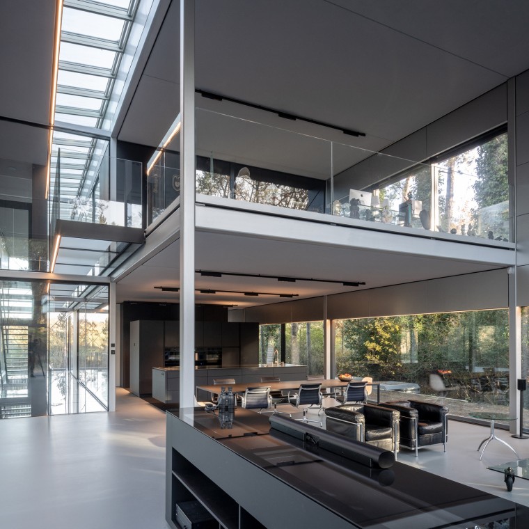 El edificio es casi completamente desmontable y reutilizable. (© Lucas van der Wee)