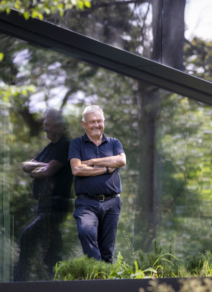 El arquitecto Jan Pesman se especializa en soluciones circulares (© Lucas van der Wee) El arquitecto Jan Pesman se especializa en soluciones circulares (© Lucas van der Wee)