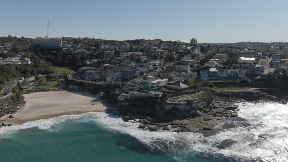 Vista de la Tamarama House en la costa de Sídney, Australia (© Geberit)