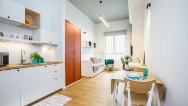 Espacio para todo lo necesario: una habitación individual en LivinnX (© Jaroslaw Kakal/Geberit) Espacio para todo lo necesario: una habitación individual en LivinnX (© Jaroslaw Kakal/Geberit)