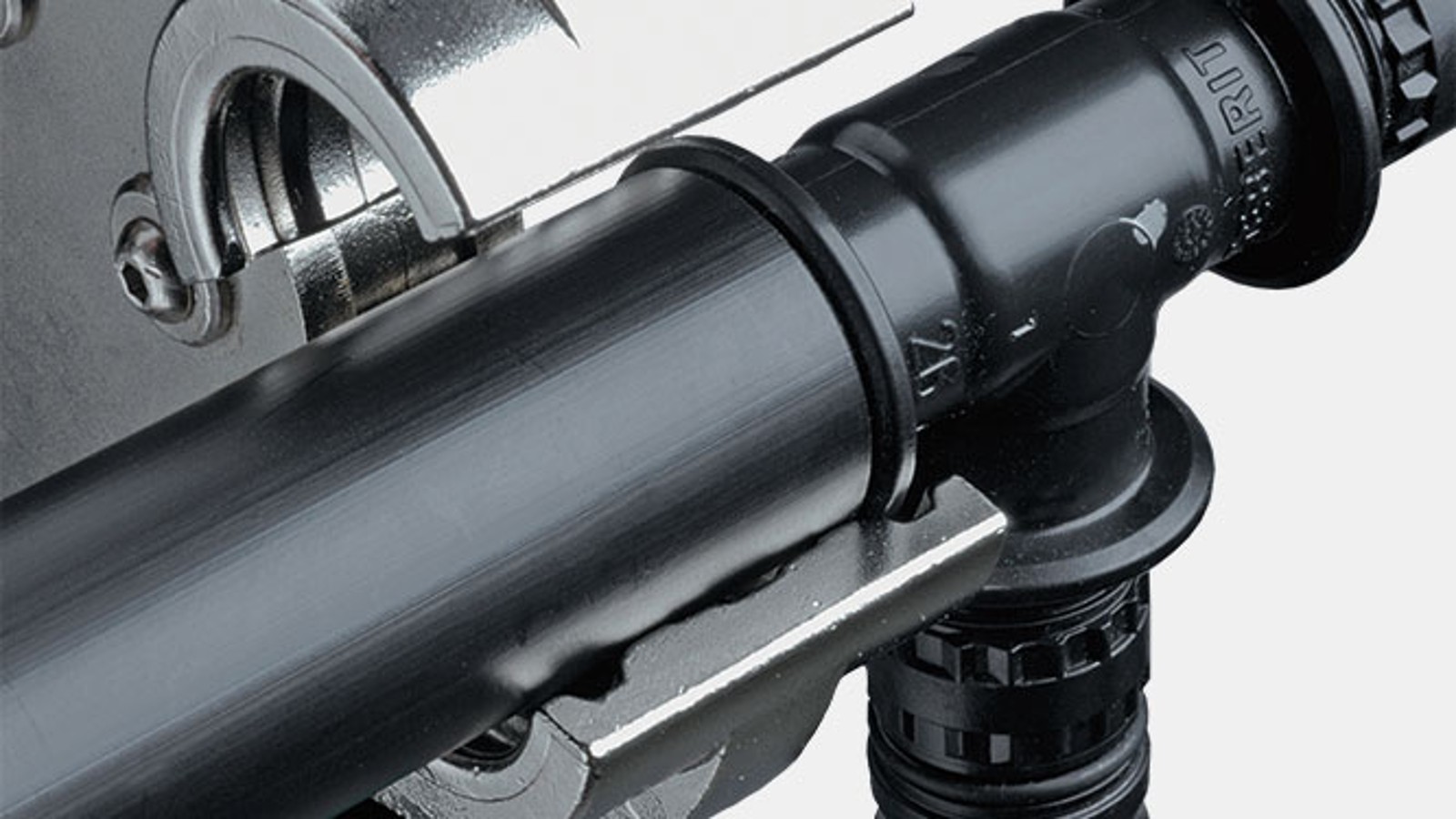 La guía para la mordaza de compresión evita un posicionamiento incorrecto con Geberit Mepla