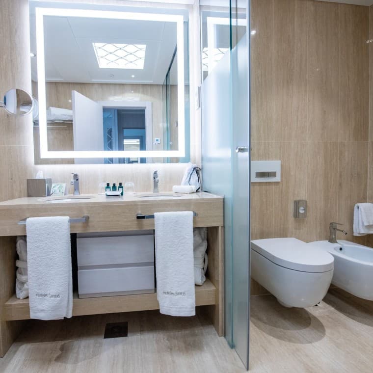 Gran Hotel Miramar, baño habitación hotel (© Estudio Seguí) Gran Hotel Miramar, baño habitación hotel (© Estudio Seguí)