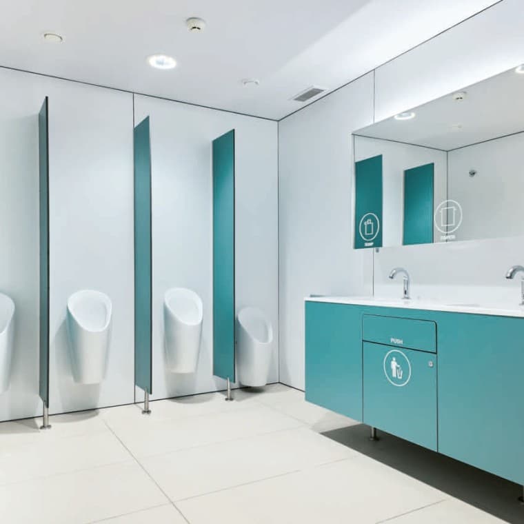 Servicios públicos del Helix Cruise Center (©Batlle i Roig Arquitectura) Servicios públicos del Helix Cruise Center (©Batlle i Roig Arquitectura)