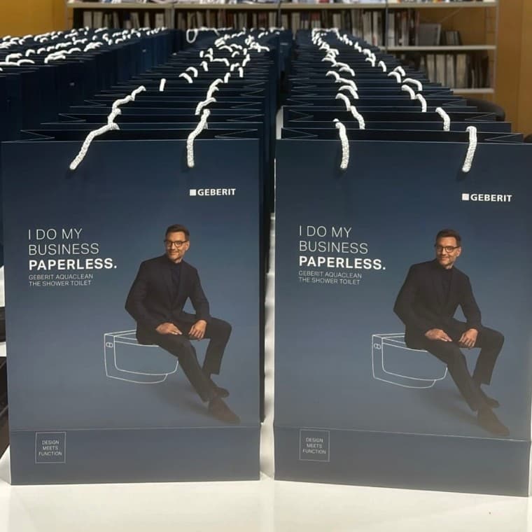 Obsequios preparados para los asistentes a la presentación de Alba en Barcelona Obsequios preparados para los asistentes a la presentación de Alba en Barcelona