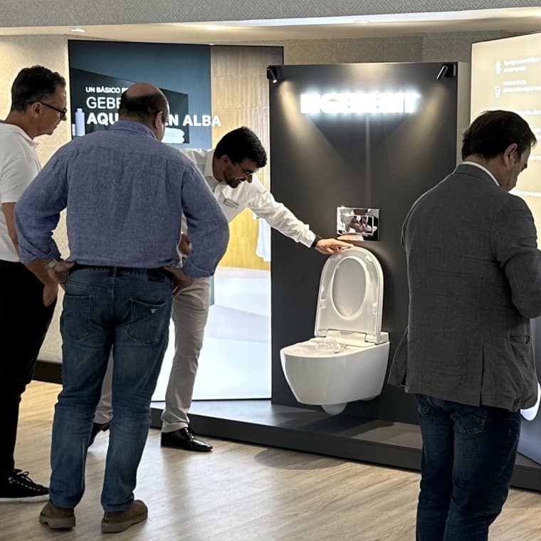 Un momento de la demostración del funcionamiento de Alba en Málaga Un momento de la demostración del funcionamiento de Alba en Málaga