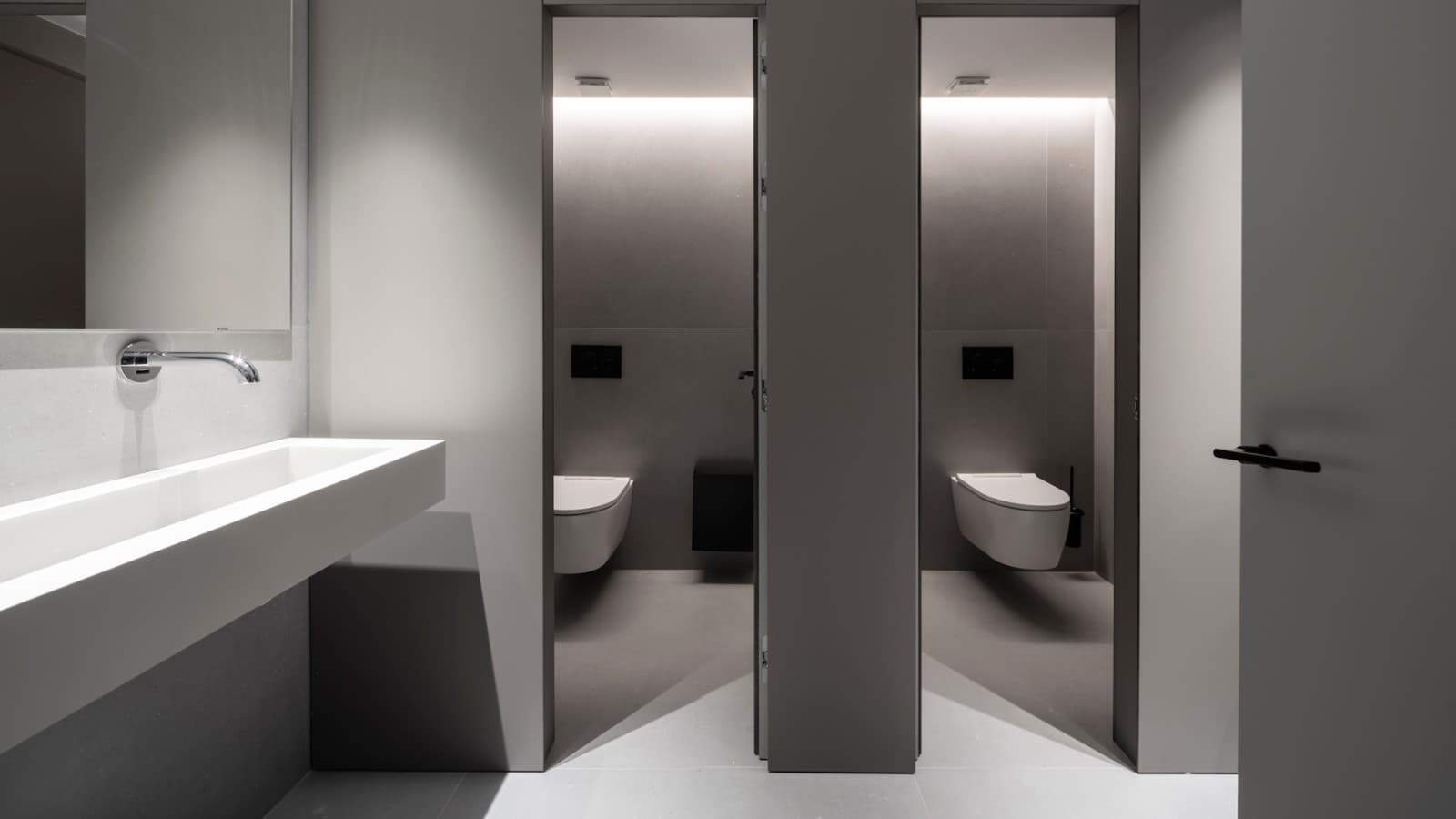 Baños Geberit en la Caja Rural del Sur © Javier Orive www.javierorive.com Baños Geberit en la Caja Rural del Sur © Javier Orive www.javierorive.com