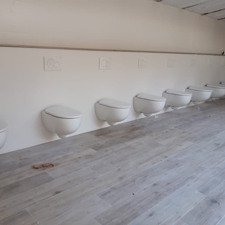 Inodoros Geberit instalados en camping King's Inodoros Geberit instalados en camping King's