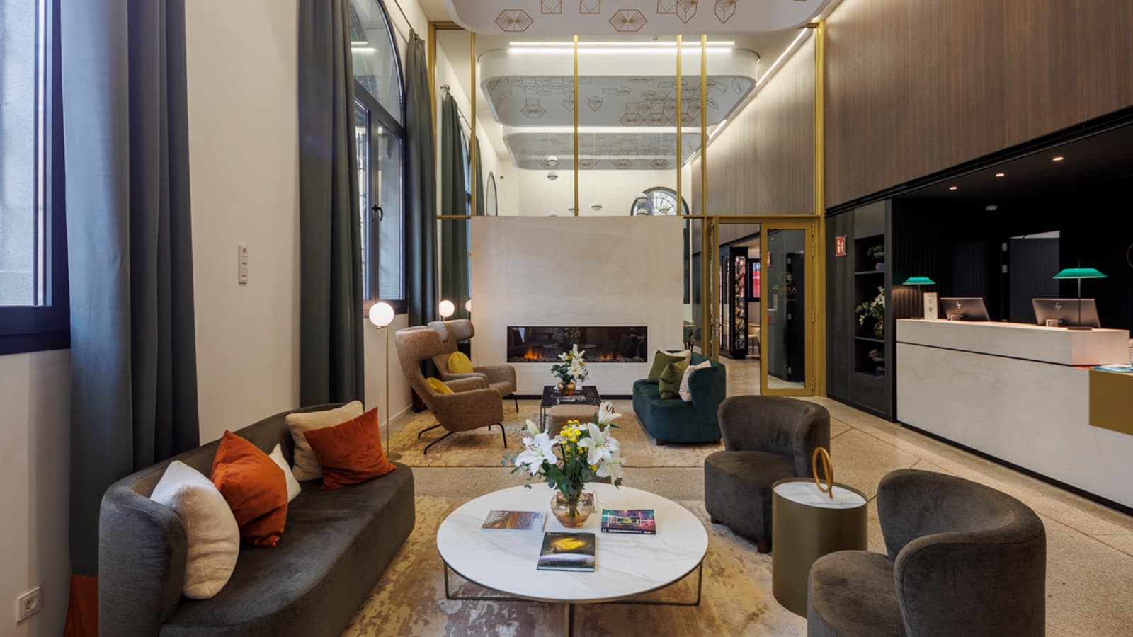 Hall del Hotel Áurea Palacio de Correos (© Clara Larrea Quemada) Hall del Hotel Áurea Palacio de Correos (© Clara Larrea Quemada)