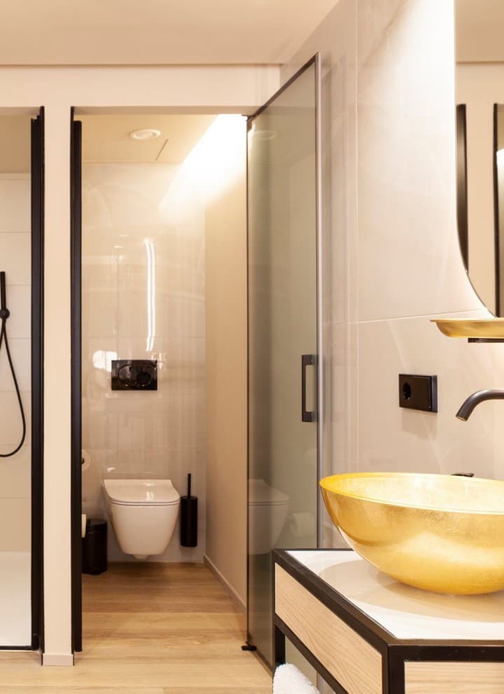 Inodoro Geberit Smyle Square Rimfree y pulsador Sigma01 (© Nivia Born Boutique Hotel Palma de Mallorca) Inodoro Geberit Smyle Square Rimfree y pulsador Sigma01 (© Nivia Born Boutique Hotel Palma de Mallorca)