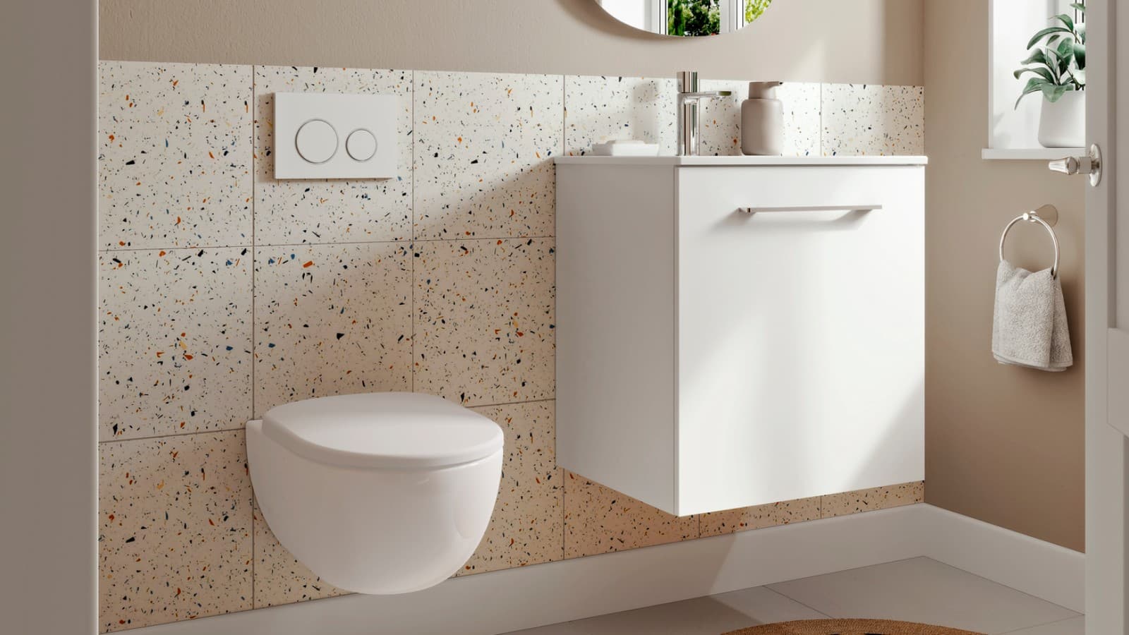 Baño pequeño Geberit Selnova con inodoro y lavabo con mueble bajo suspendidos Baño pequeño Geberit Selnova con inodoro y lavabo con mueble bajo suspendidos