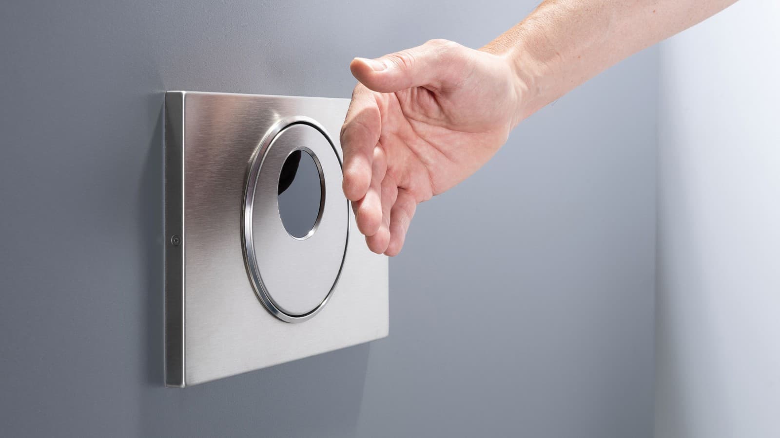 Pulsador Geberit Sigma10 sin contacto con accionamiento de descarga a distancia, redondo, con mano Pulsador Geberit Sigma10 sin contacto con accionamiento de descarga a distancia, redondo, con mano