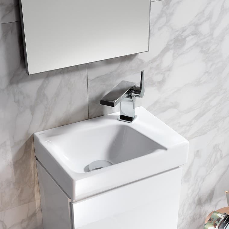 Lavabo Geberit Xeno² en un pequeño cuarto de baño Lavabo Geberit Xeno² en un pequeño cuarto de baño