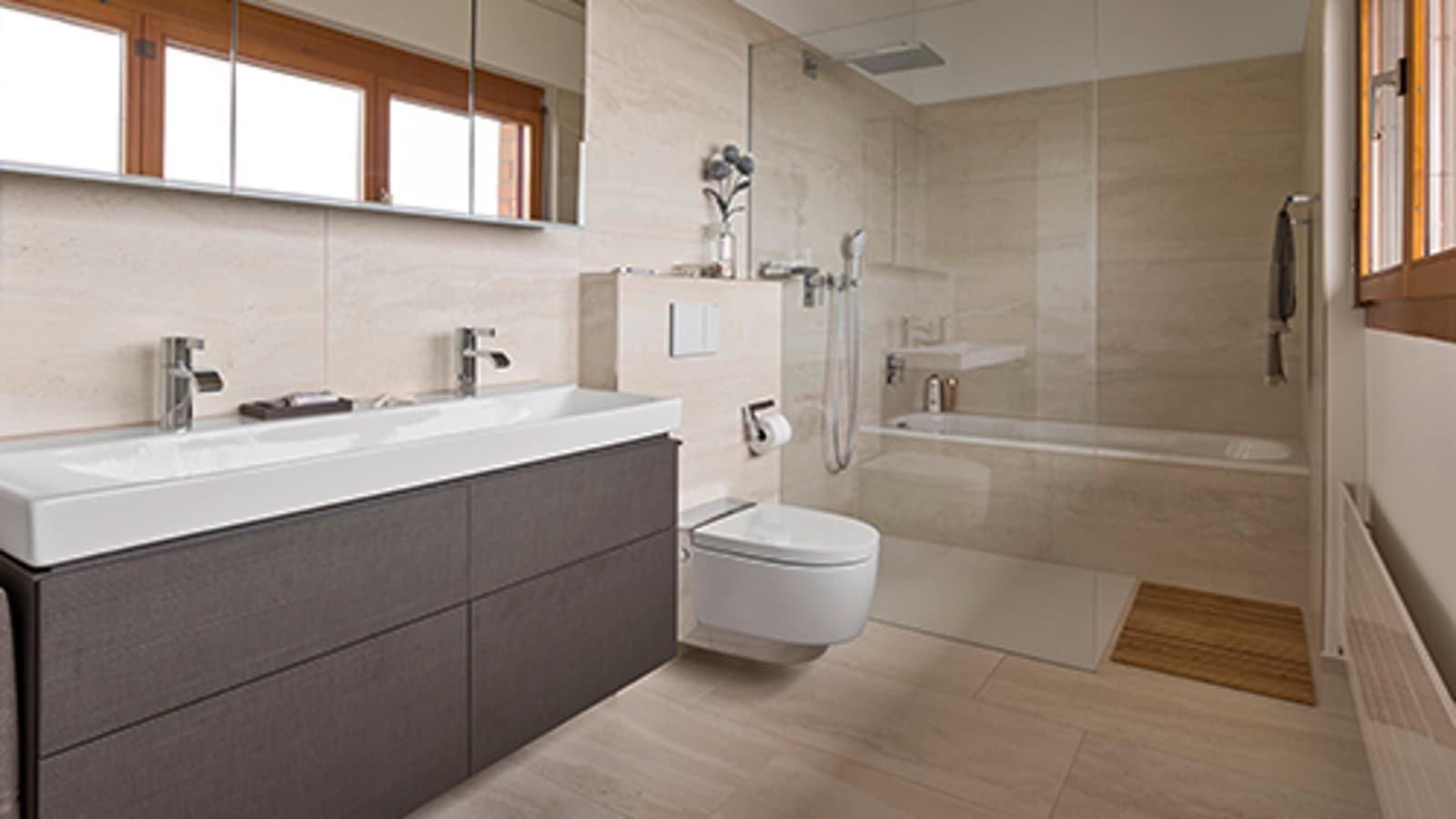 Baño con inodoro bidé Geberit AquaClean después de la reforma Baño con inodoro bidé Geberit AquaClean después de la reforma