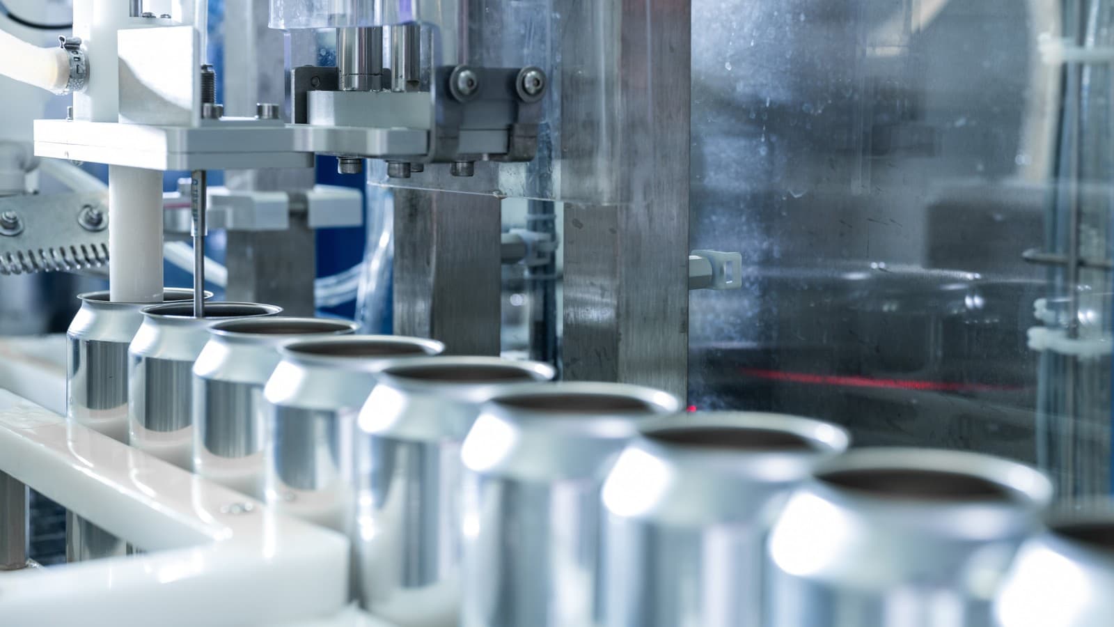 Además de agua potable, las tuberías Geberit también se utilizan para gases y líquidos en la industria alimentaria
